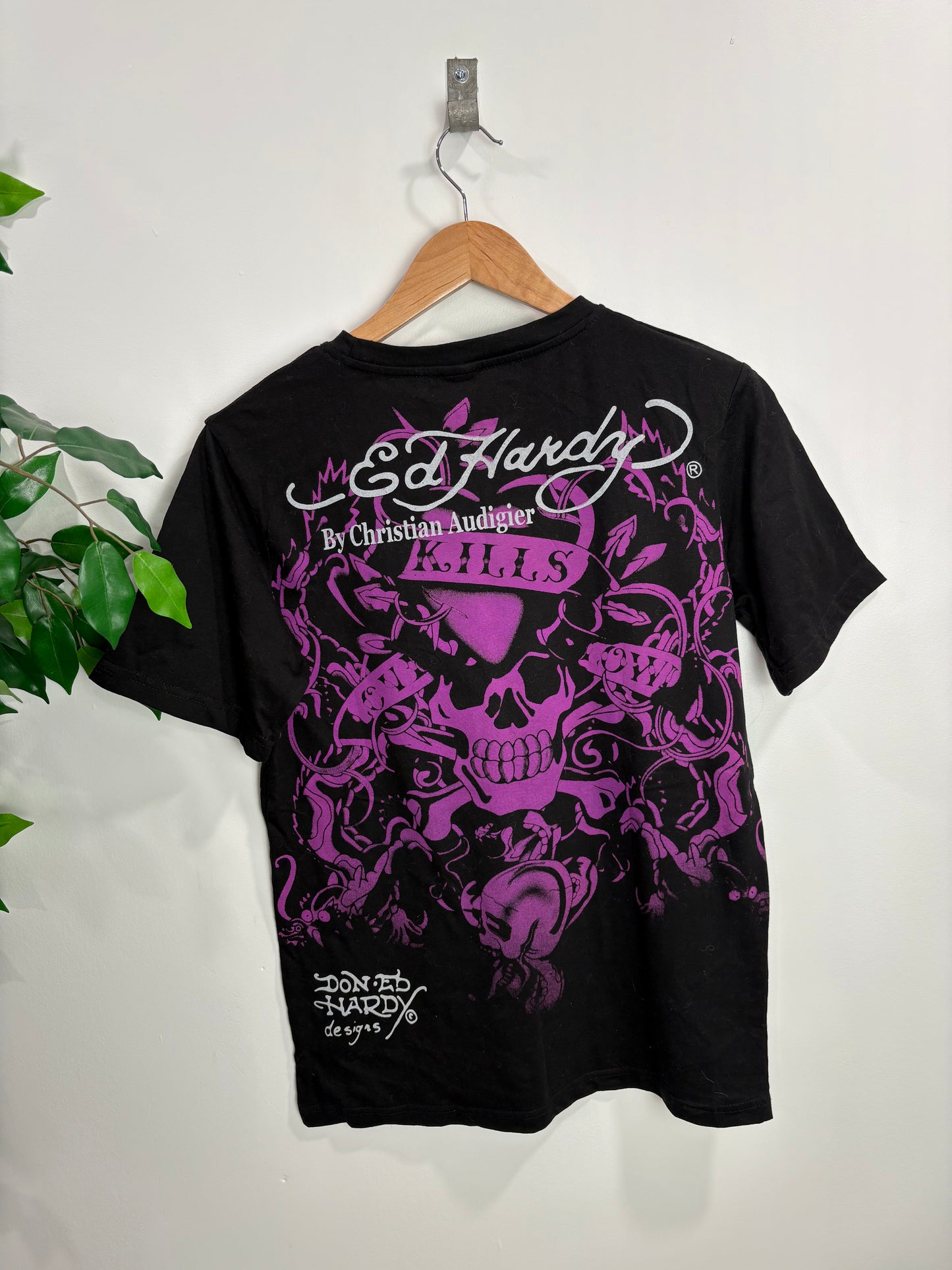 Y2k Ed Hardy t-shirt (Medium)