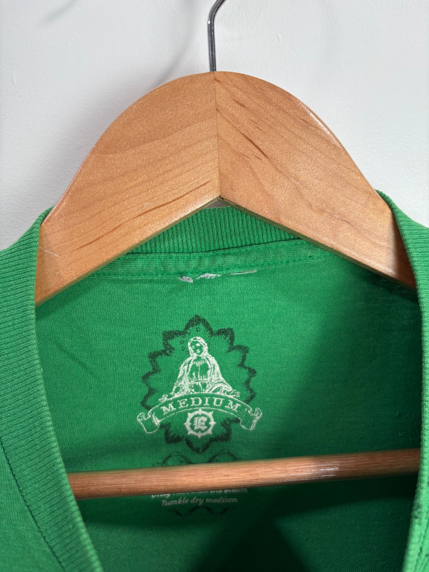 Empyre y2k star t-shirt (Medium)