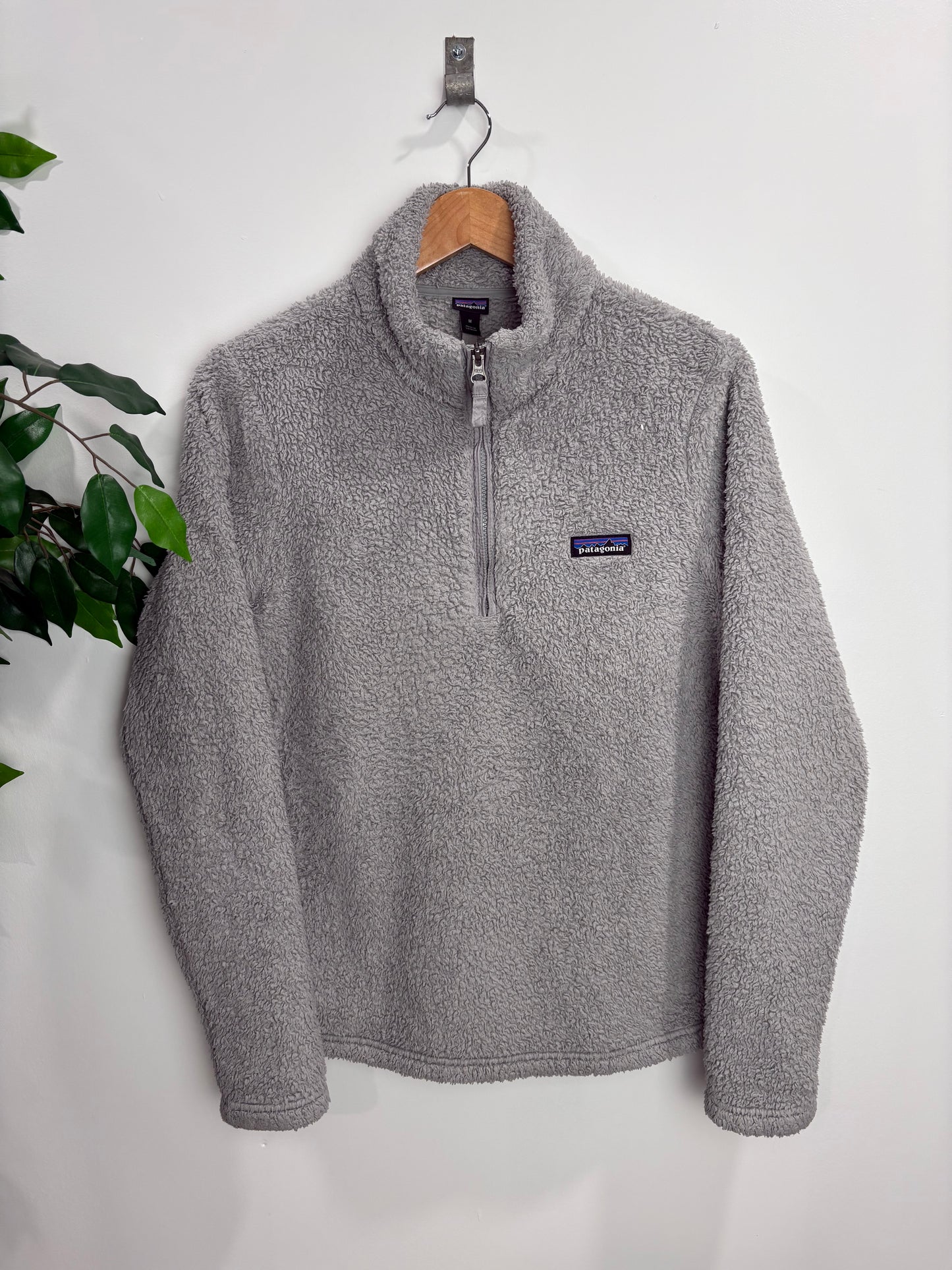 Women’s Patagonia Sweater (Medium)